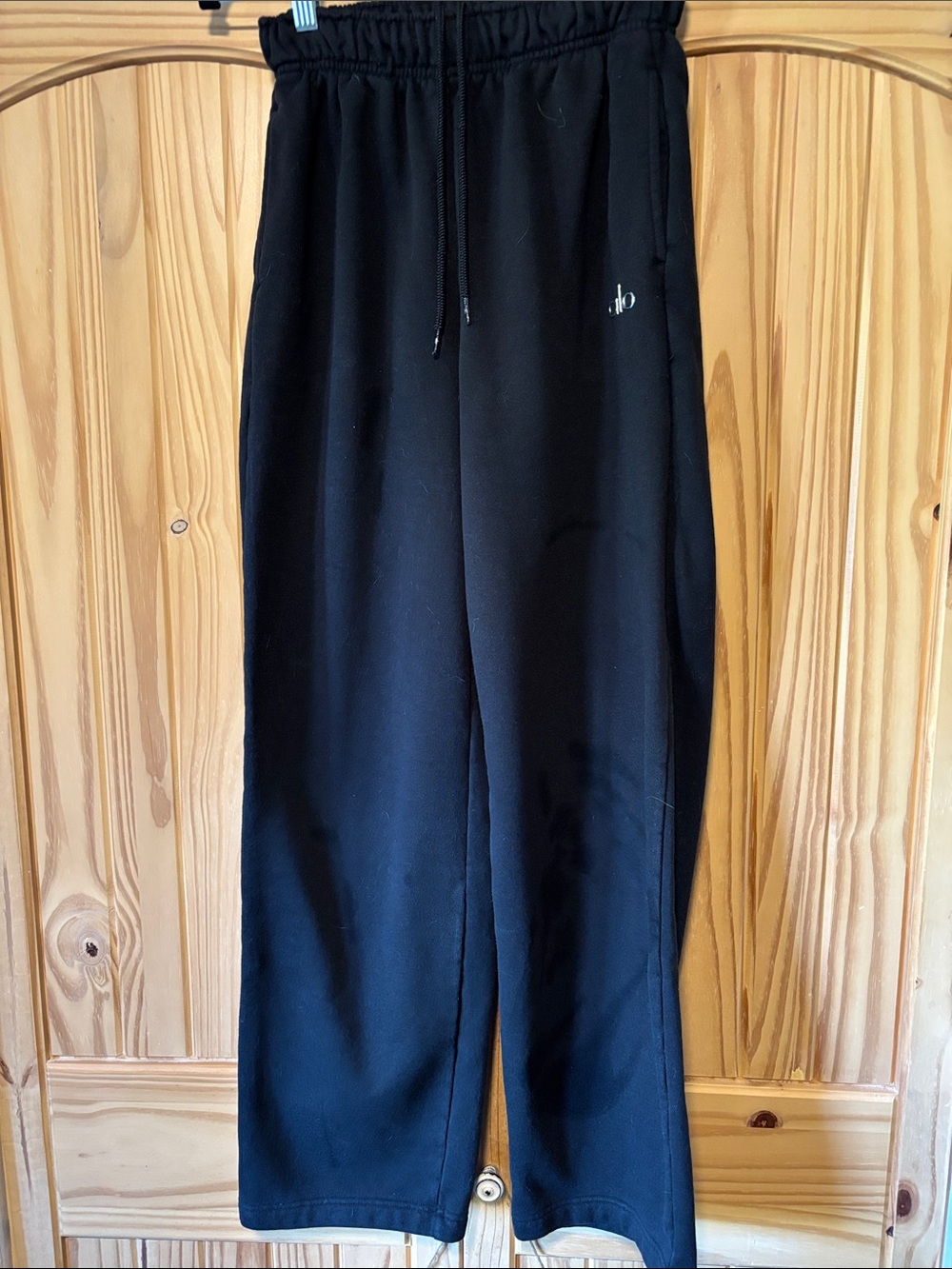 Women’s Alo Accolade sweatpants size small( missing tag)
